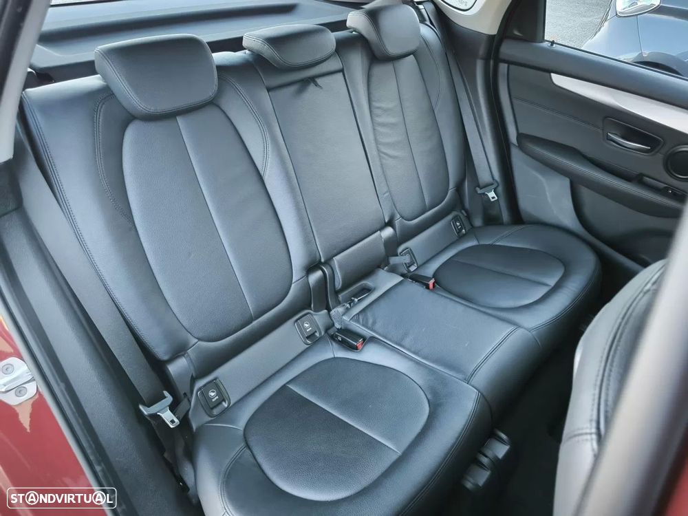 BMW 216 Active Tourer d Line Luxury - 33