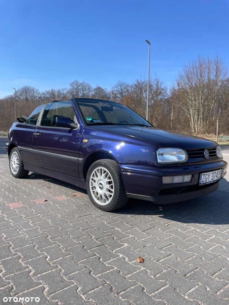 Volkswagen Golf 1.8 GL - 1
