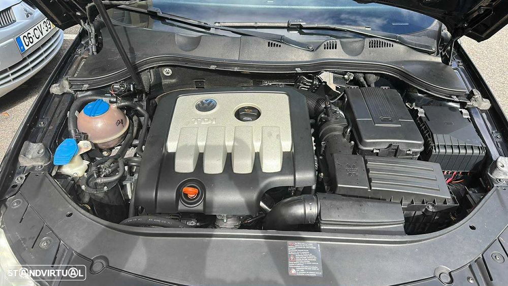 VW Passat 2.0 TDI 4M Highline - 17