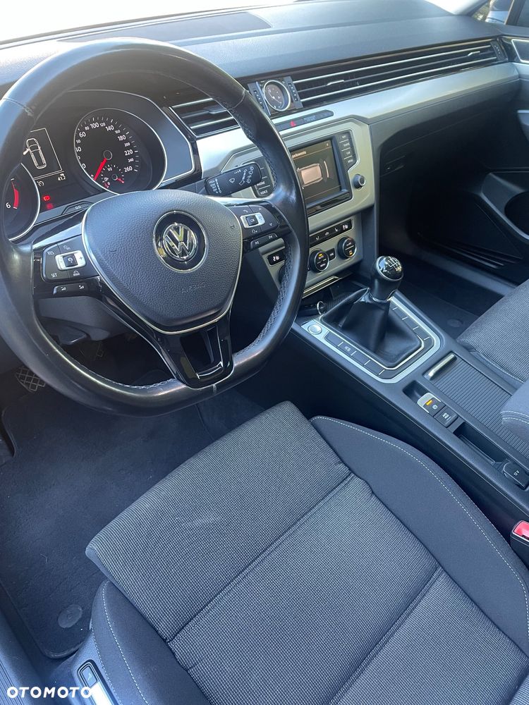 Volkswagen Passat 2.0 TDI (BlueMotion Technology) Comfortline - 15