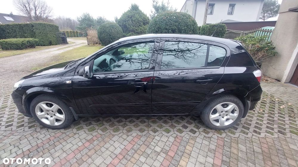 Opel Astra 1.6 Enjoy - 11