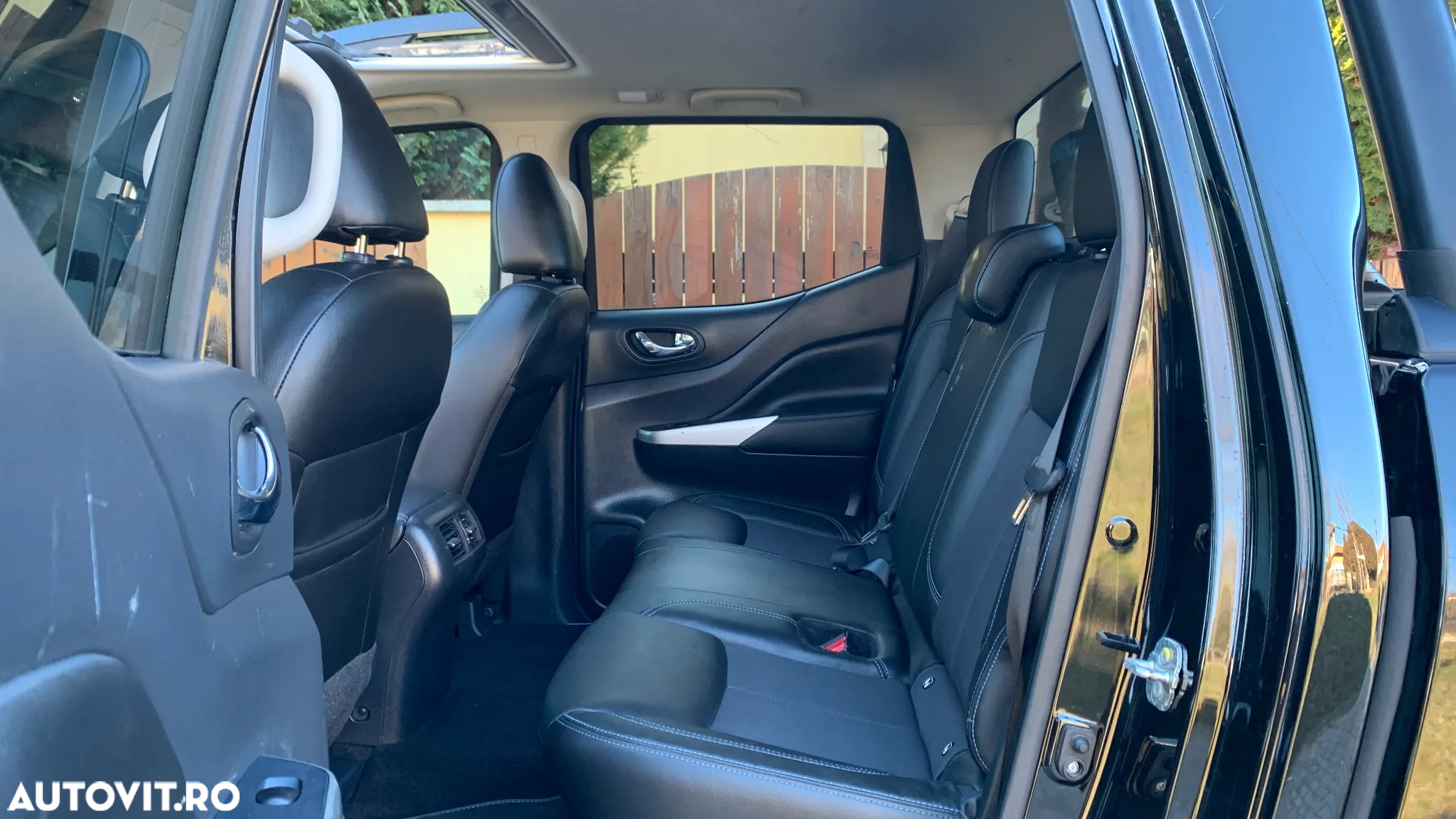 Nissan Navara 2.3 dCi Bi Turbo Double Cab Tekna Aut. - 9