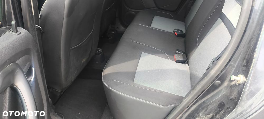 Dacia Duster 1.5 dCi Laureate 4x4 - 13