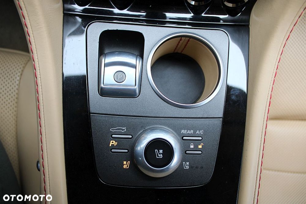 Aston Martin Rapide S - 24