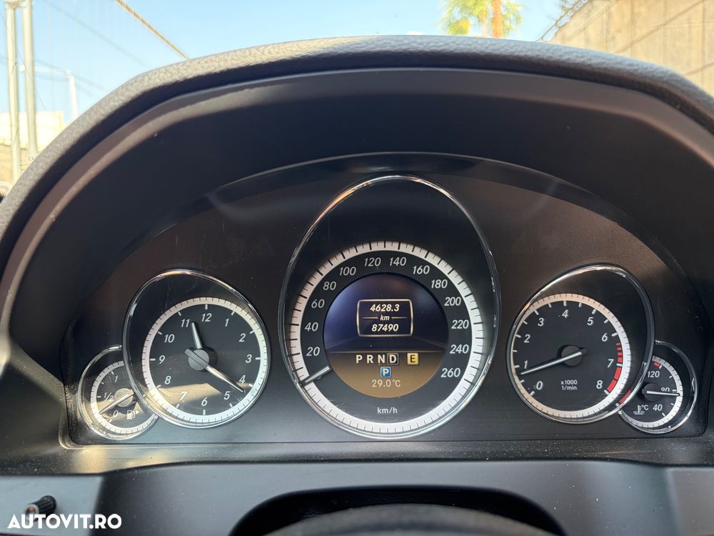Mercedes-Benz E 200 BlueEFFICIENCY 7G-TRONIC - 16