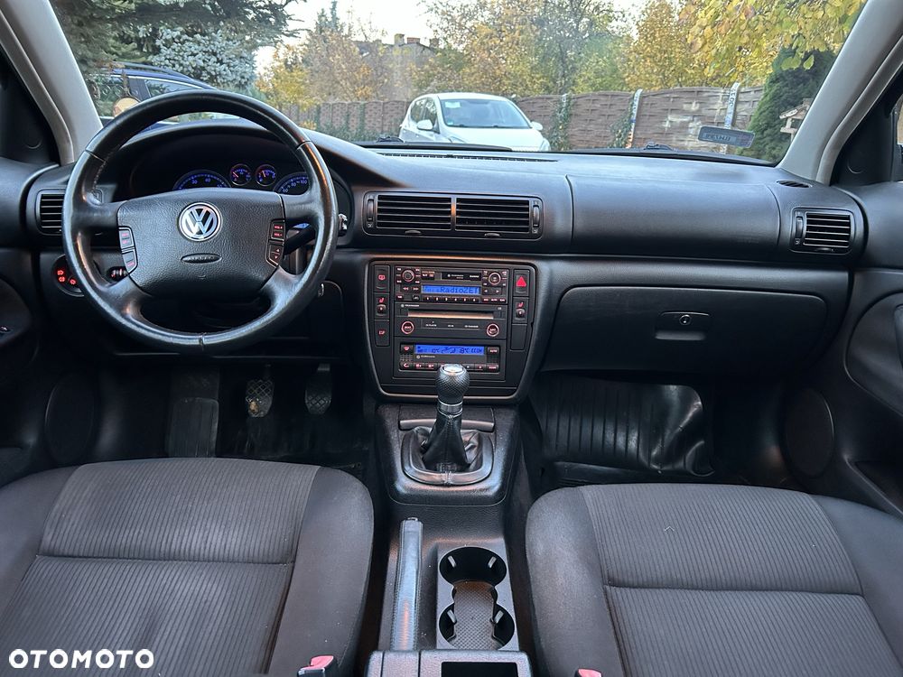 Volkswagen Passat - 12