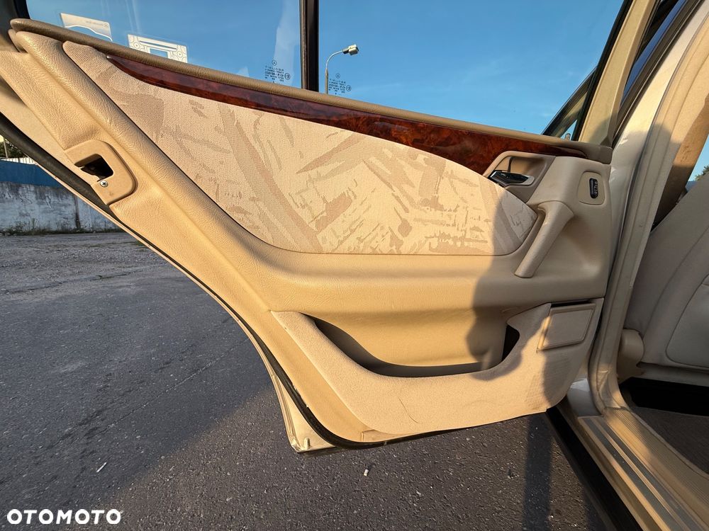 Mercedes-Benz Klasa E 280 4-Matic Elegance - 32