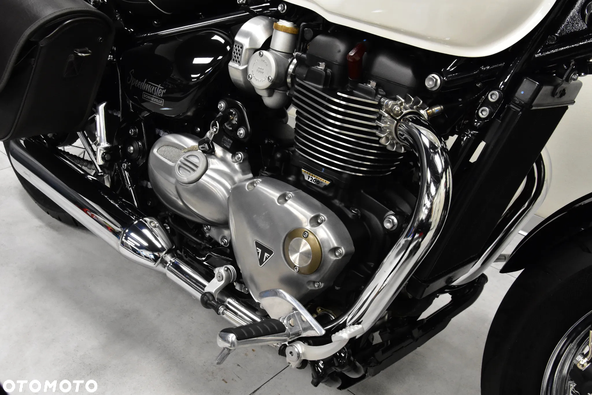 Triumph Bonneville - 28