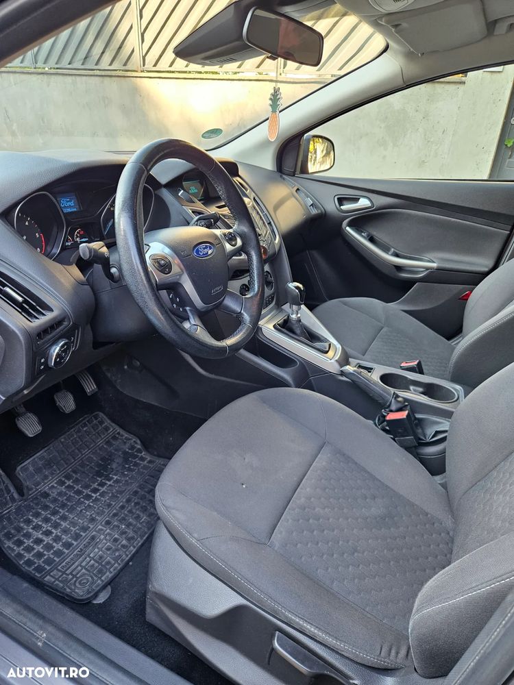 Ford Focus - 8