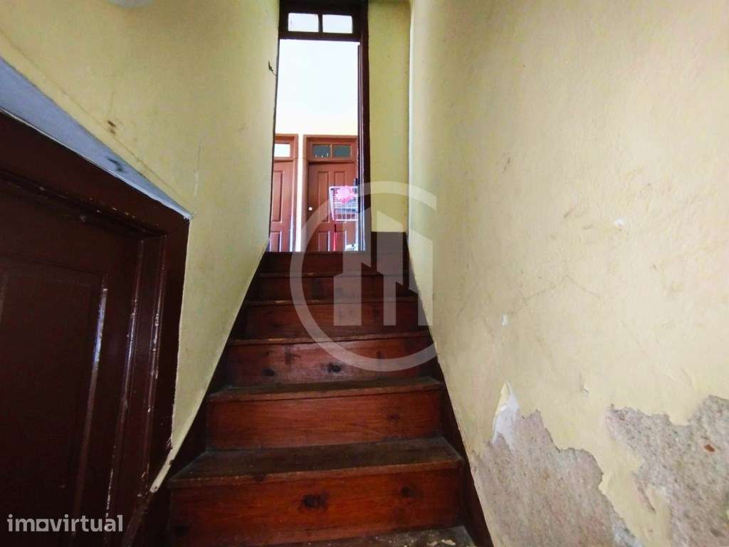 Moradia de 3 pisos com 2 entradas Independentes em Gouveia - Ideal ... - Grande imagem: 5/10