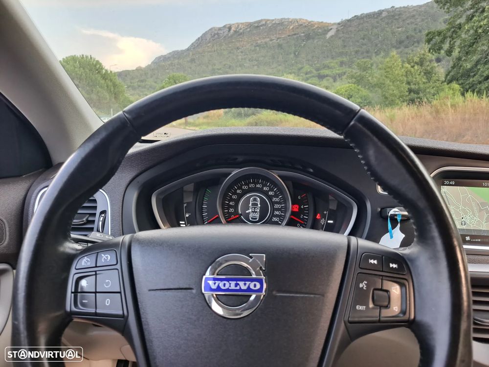 Volvo V40 D2 - 20