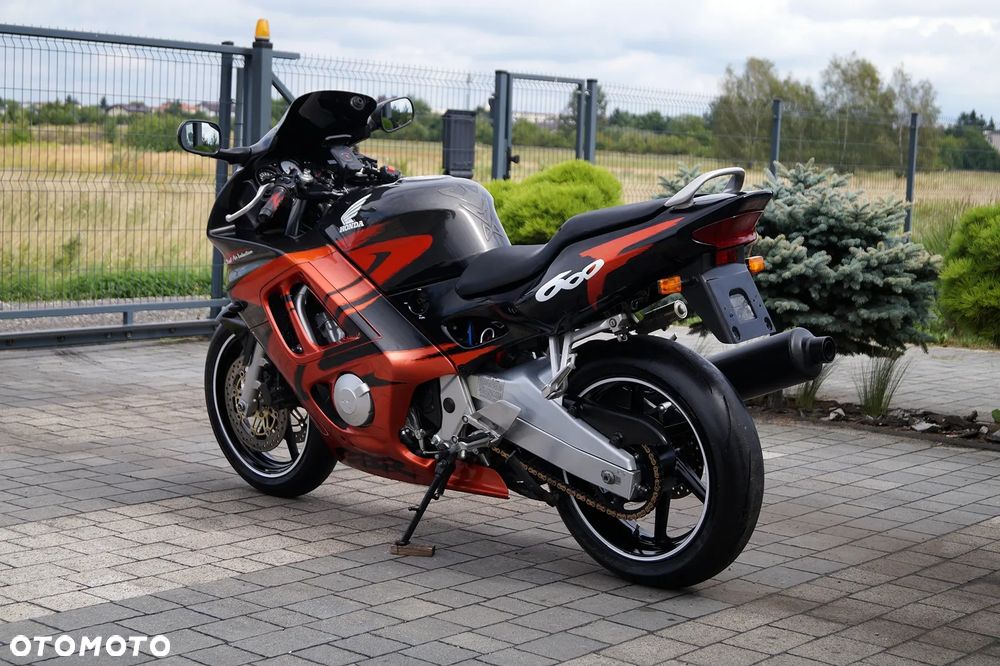 Honda CBR - 8