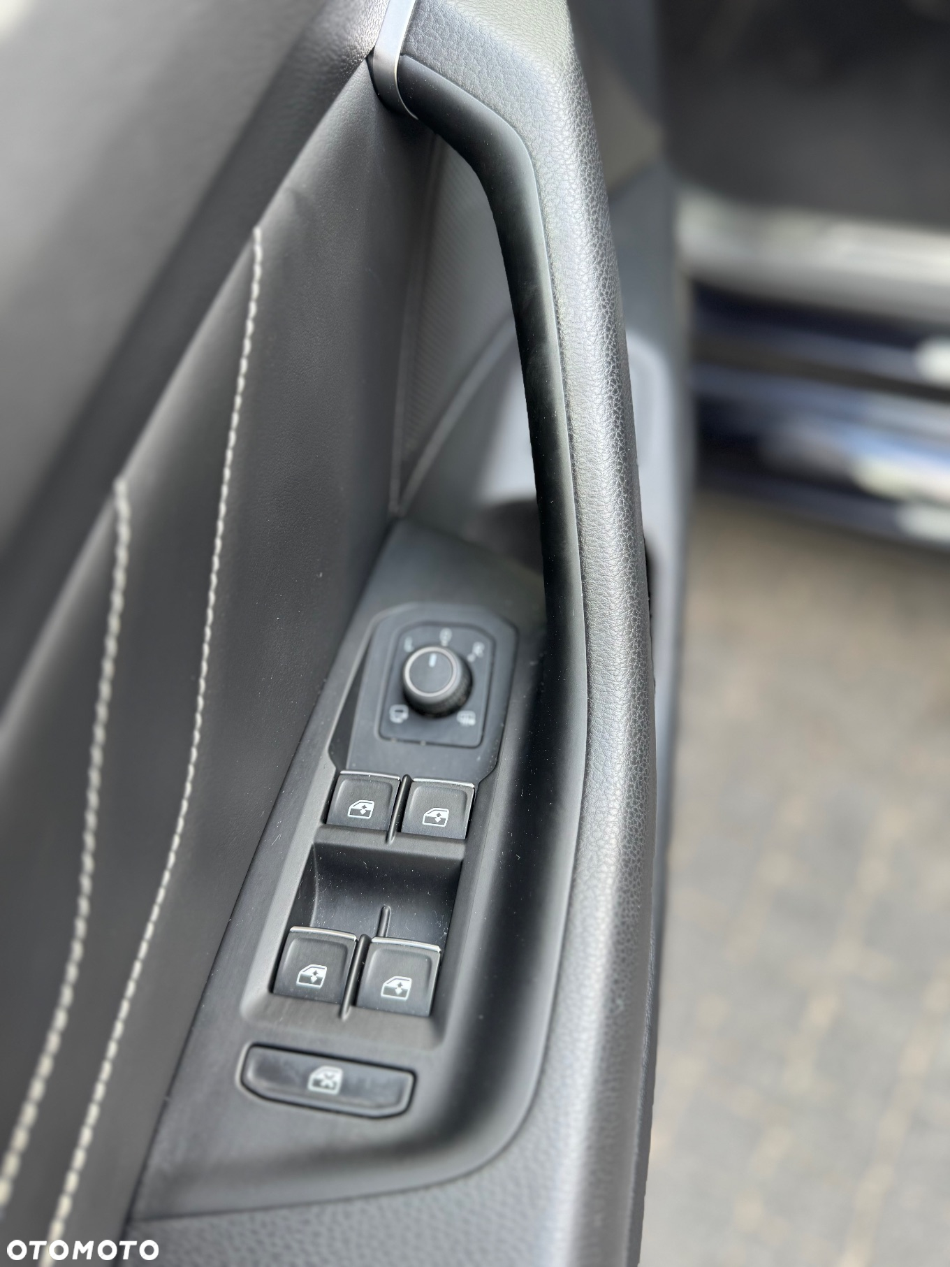 Volkswagen Passat Variant 2.0 TDI SCR DSG 4Motion Elegance - 17