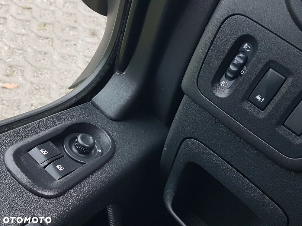 Renault MASTER KONTENER 8EP 4,21x2,23x2,22 KLIMA MANUAL KRAJOWY 6-BIEGÓW - 6