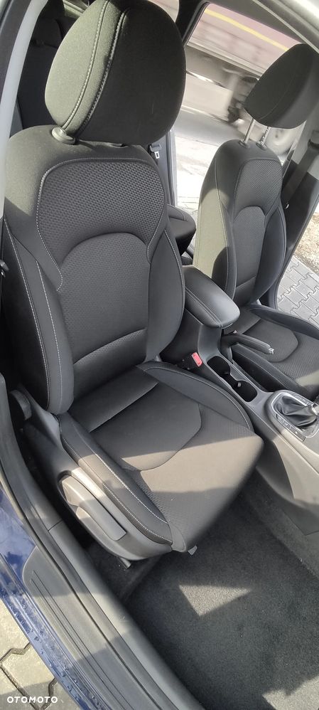 Hyundai i30 1.4 T-GDI Family+ - 23