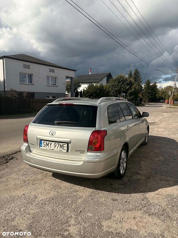 Toyota Avensis 2004 photo 3