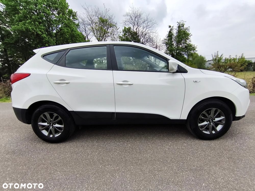 Hyundai ix35 1.6 2WD Fifa World Cup Edition - 12
