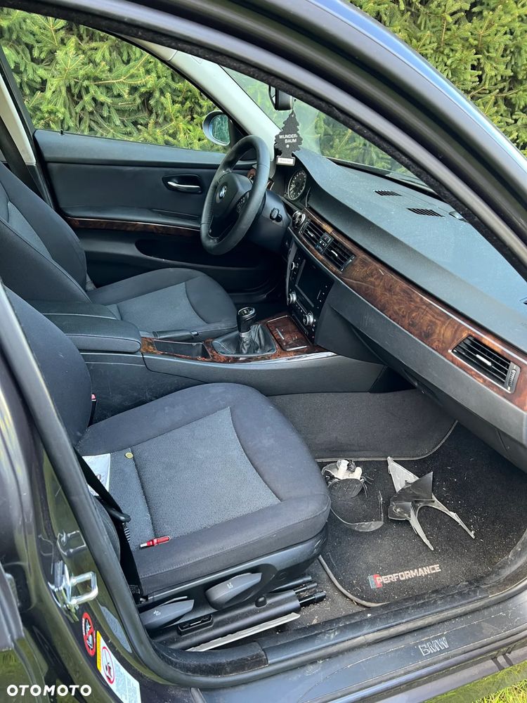 BMW Seria 3 318i - 5