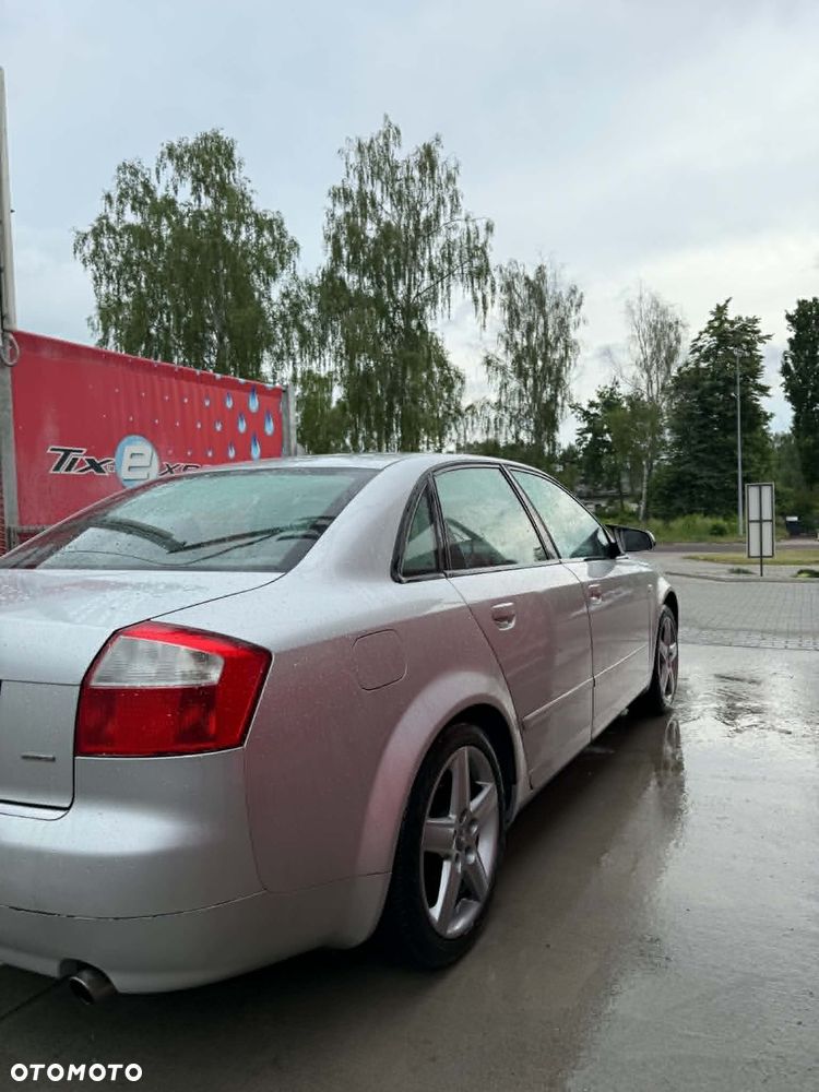 Audi A4 Avant 1.8T Quattro - 8