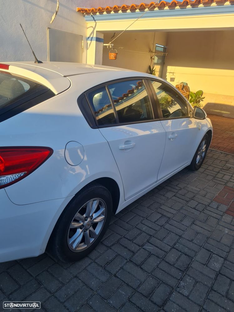 Chevrolet Cruze 1.7 VCDi LT - 3