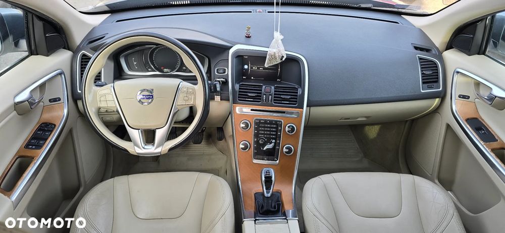 Volvo XC 60 D4 AWD R-Design - 5