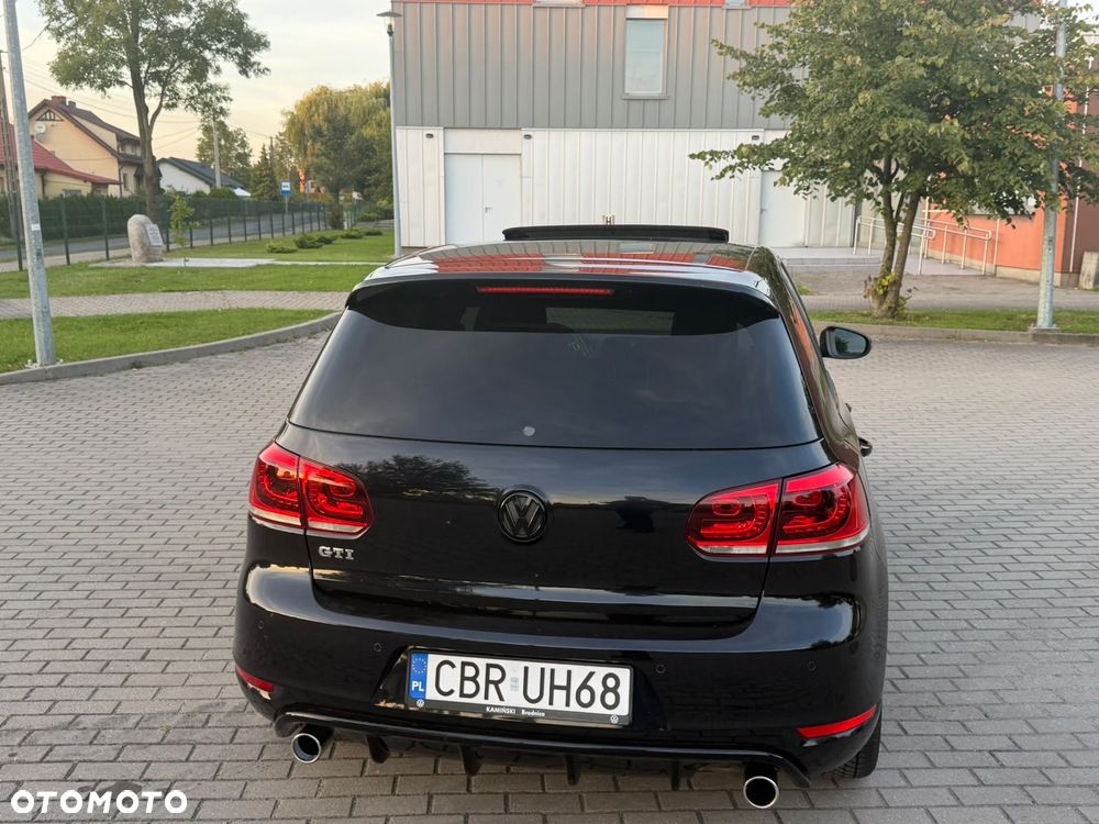 Volkswagen Golf - 6