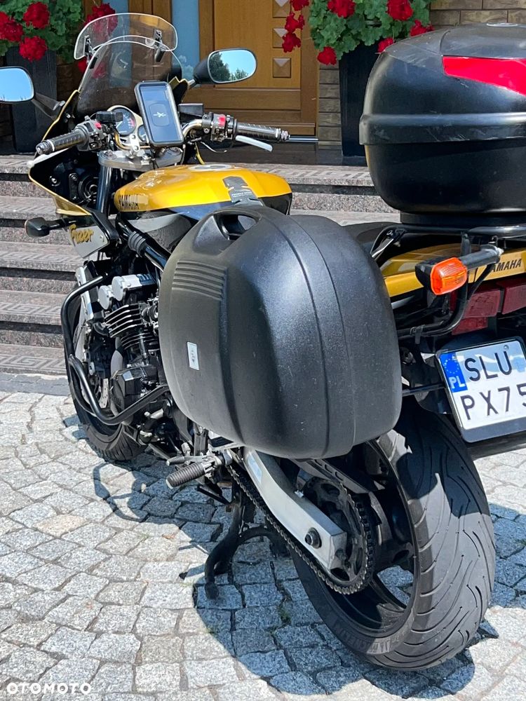 Yamaha FZS - 16