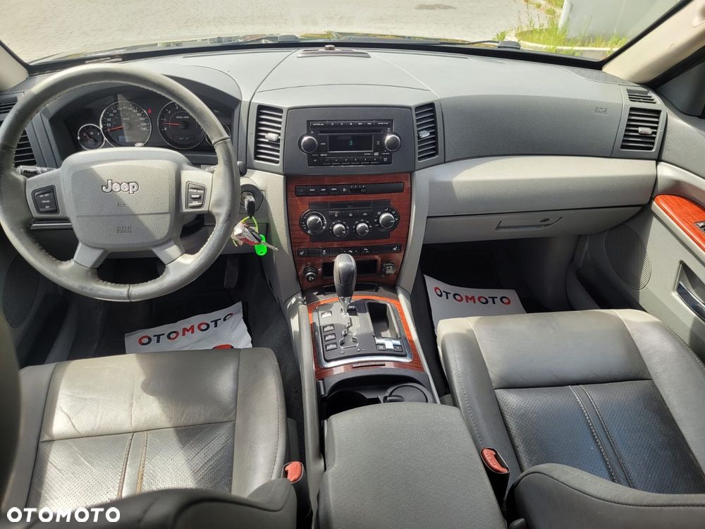 Jeep Grand Cherokee - 15