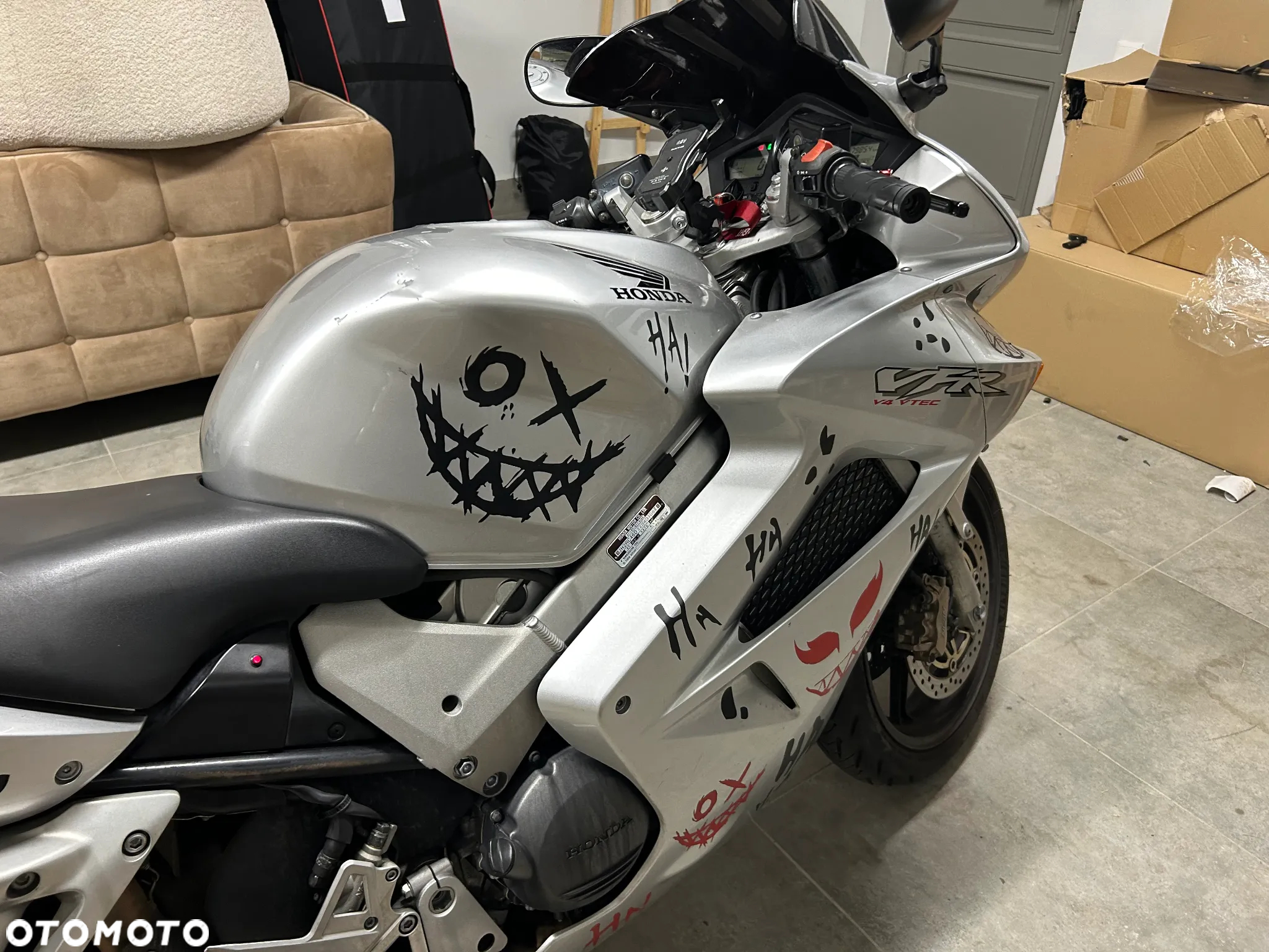 Honda VFR - 18