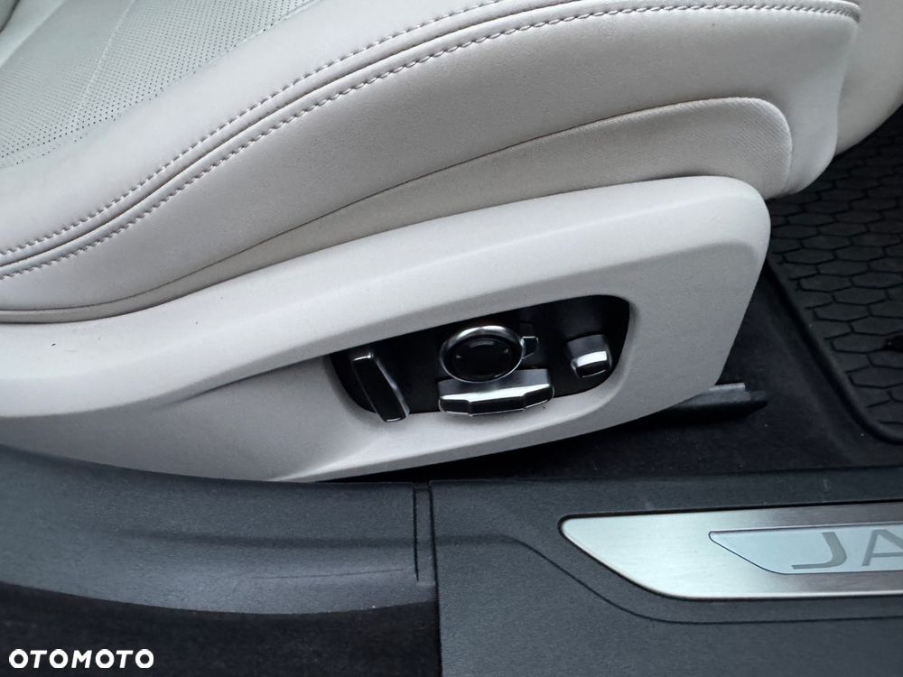 Jaguar XF P300 AWD R-Dynamic S - 21