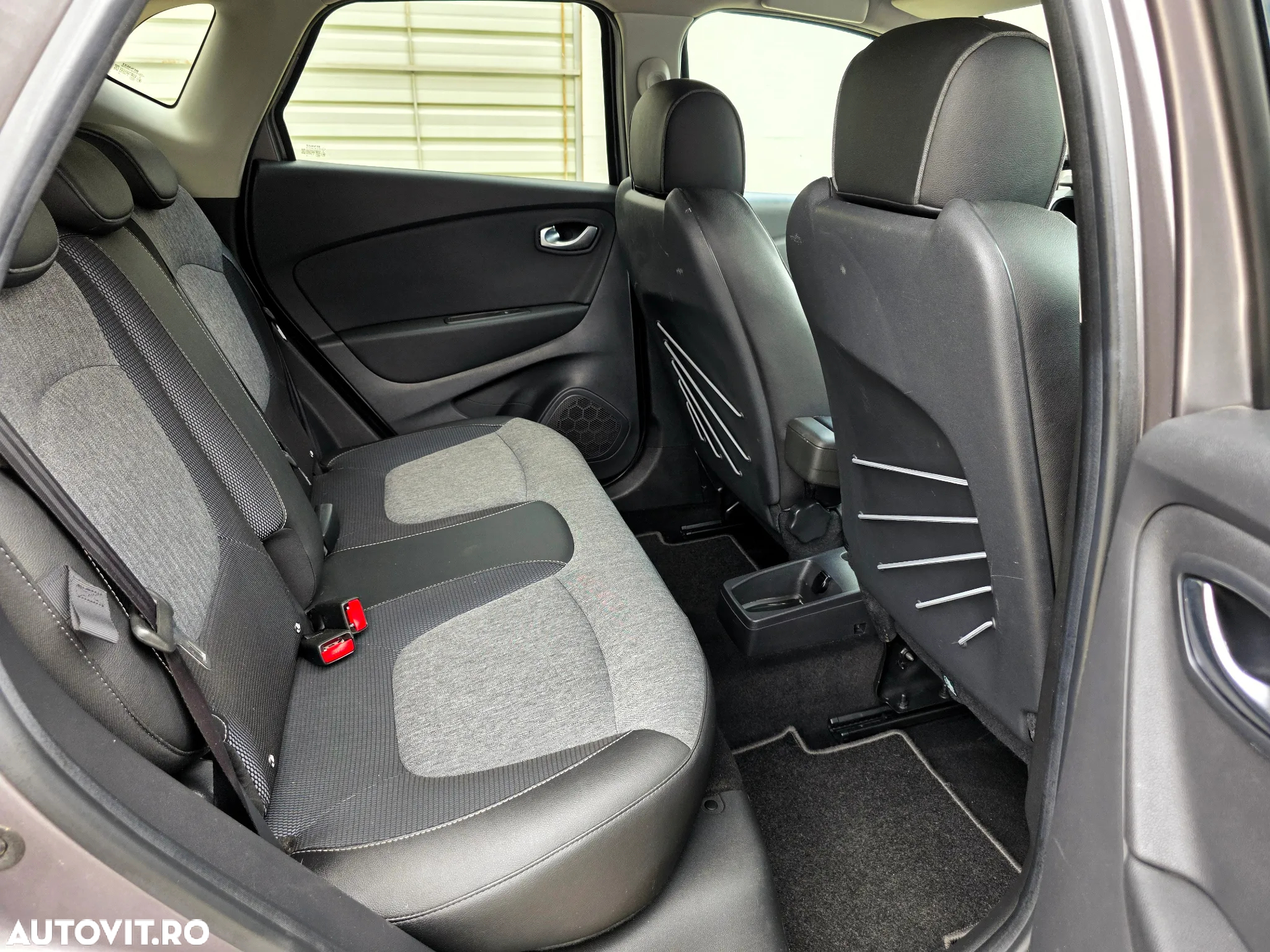 Renault Captur TCe 130 GPF INTENS - 15