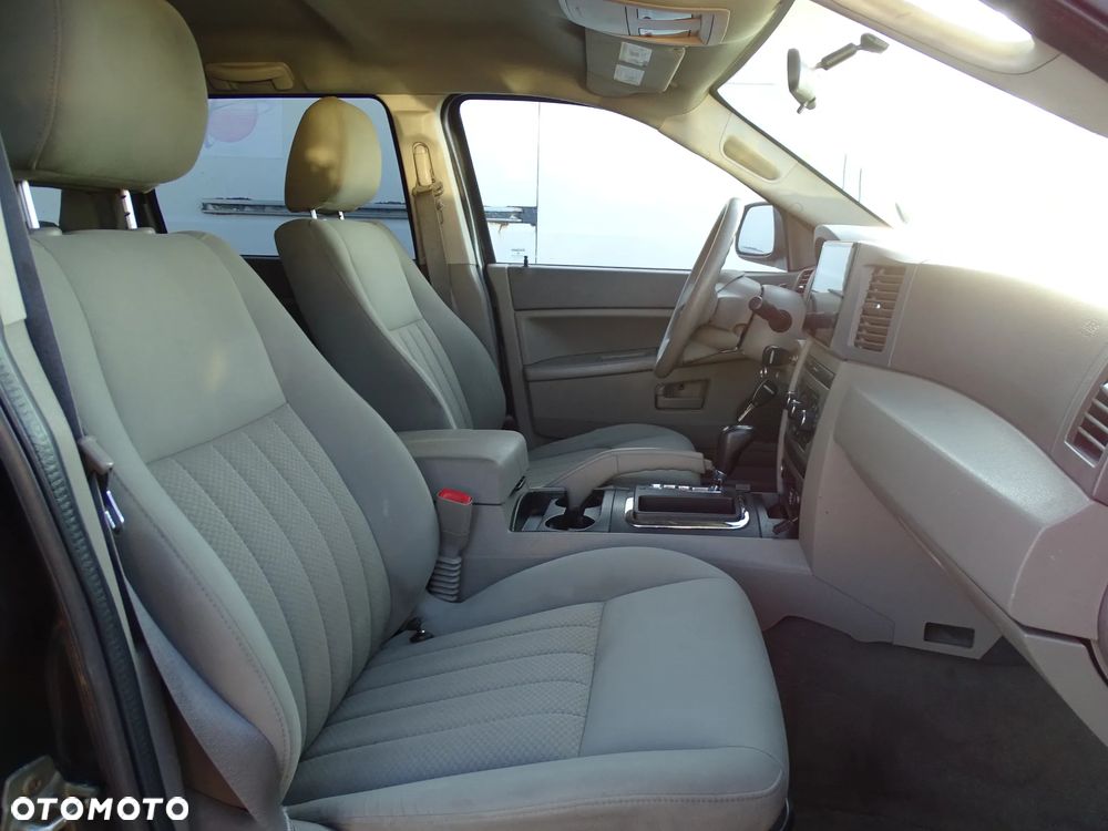 Jeep Grand Cherokee - 16