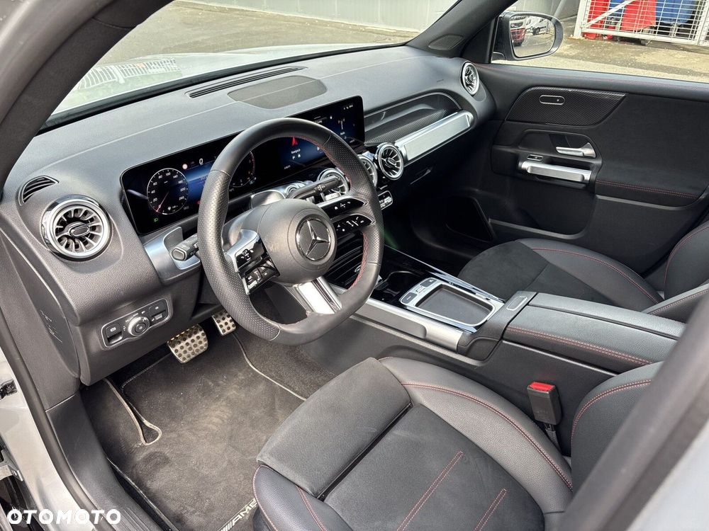 Mercedes-Benz GLB - 15