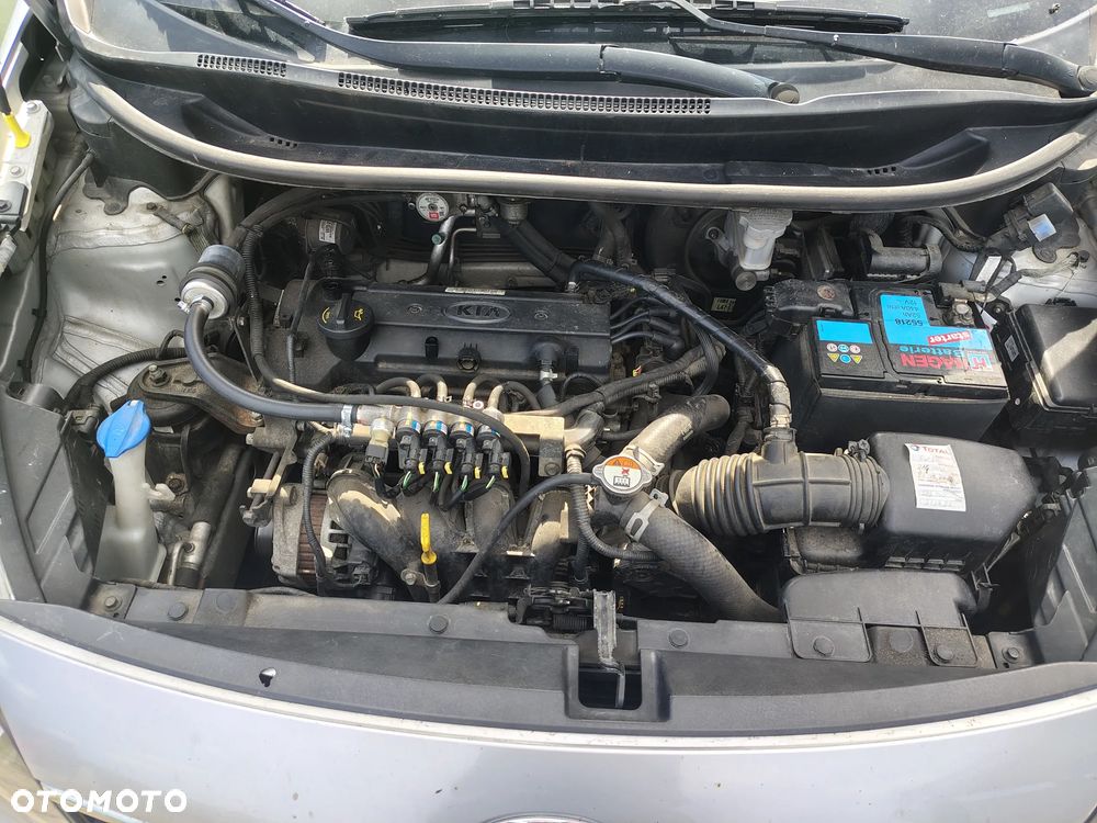 Kia Rio - 21