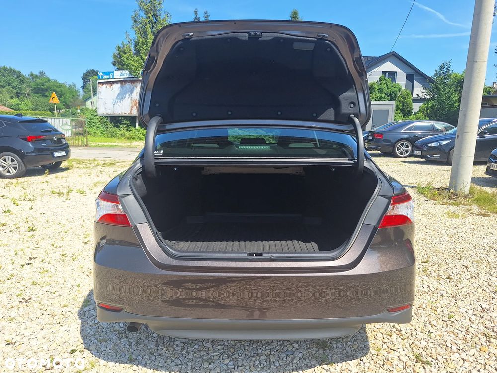 Toyota Camry 2.5 Hybrid Comfort CVT - 14