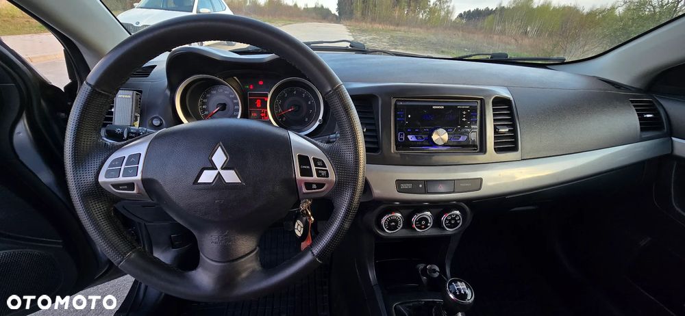 Mitsubishi Lancer 1.8 Inform LPG - 25