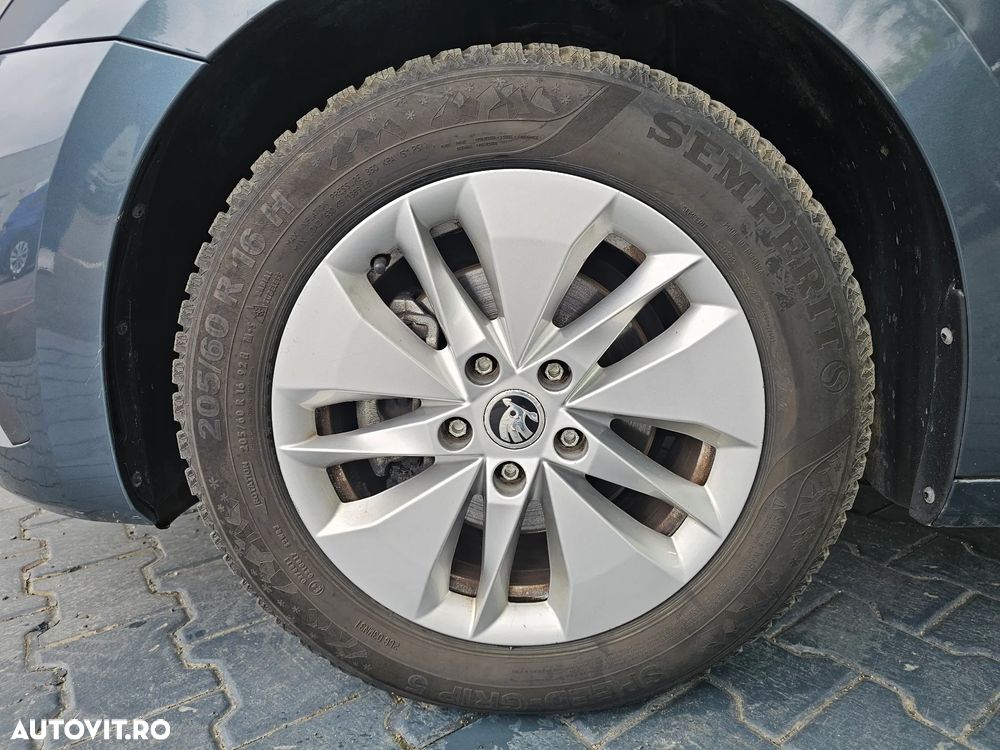 Skoda Octavia 2.0 TDI DSG Ambition - 4