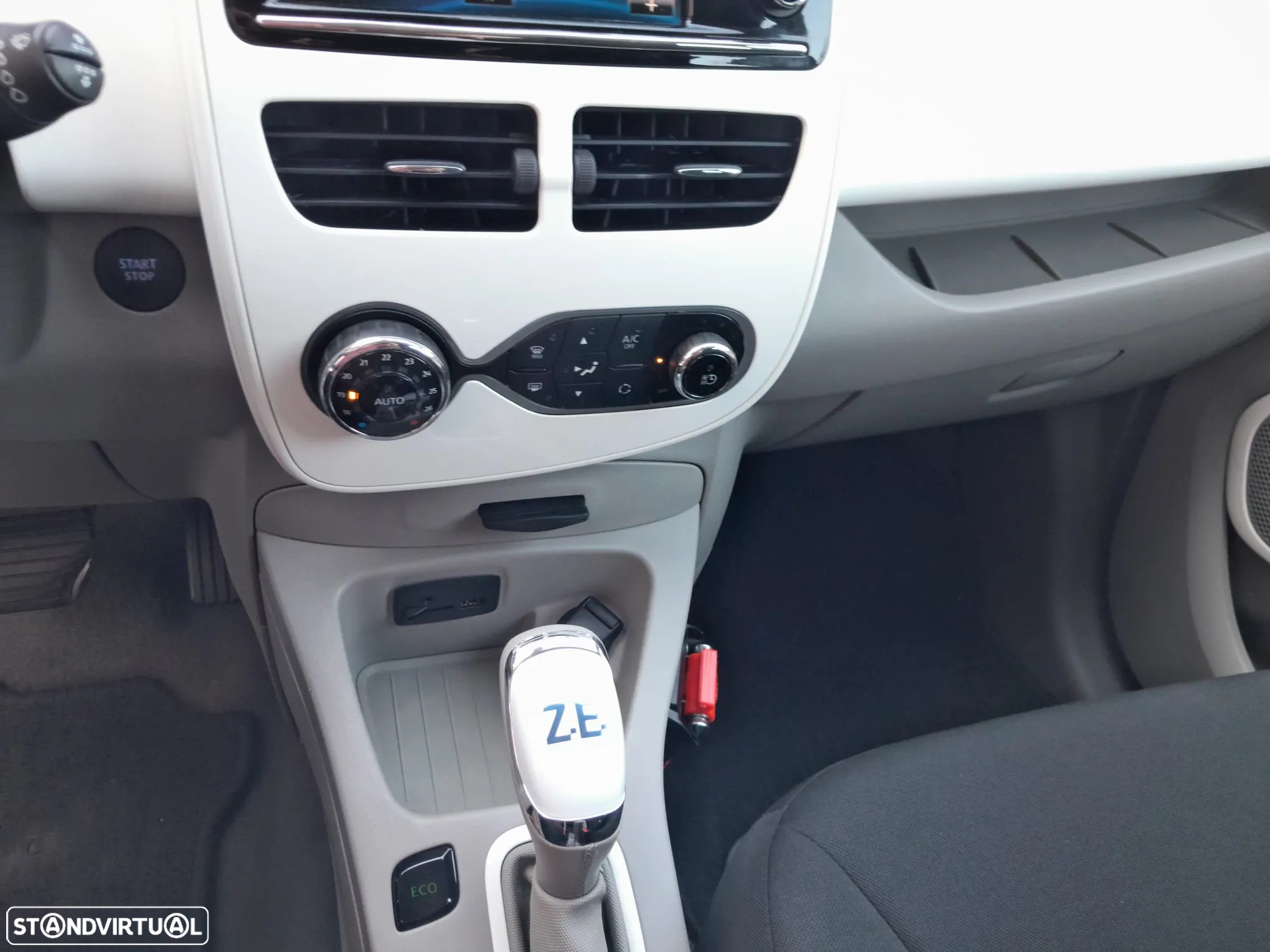 Renault Zoe (c/ Bateria) 41 kwh Life - 12