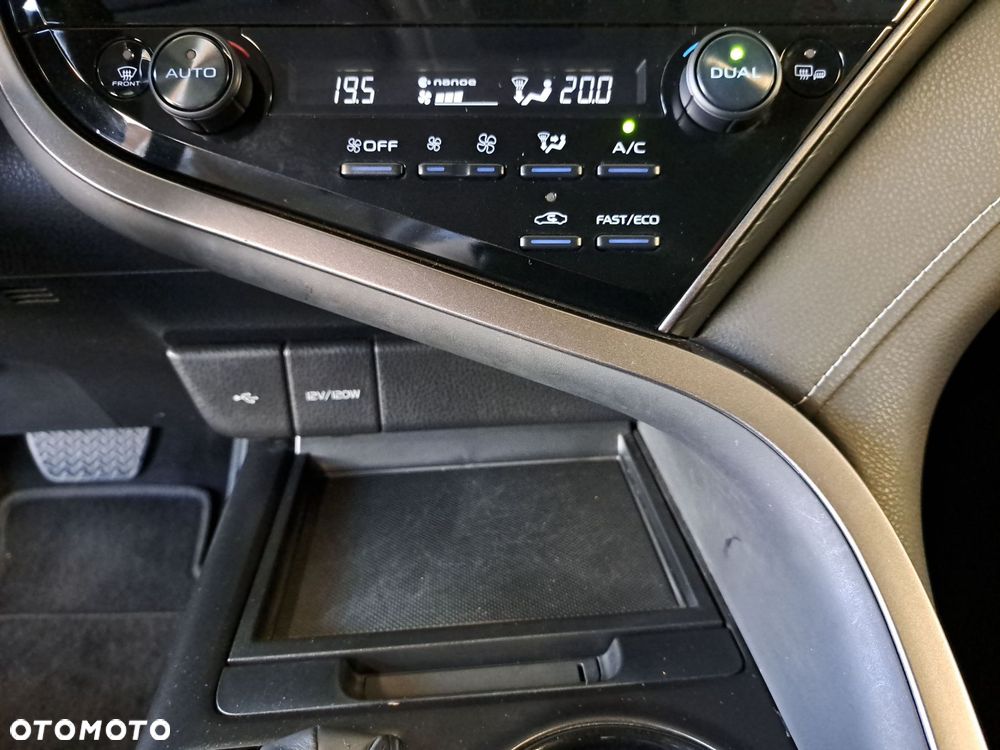 Toyota Camry 2.5 Hybrid Prestige CVT - 27