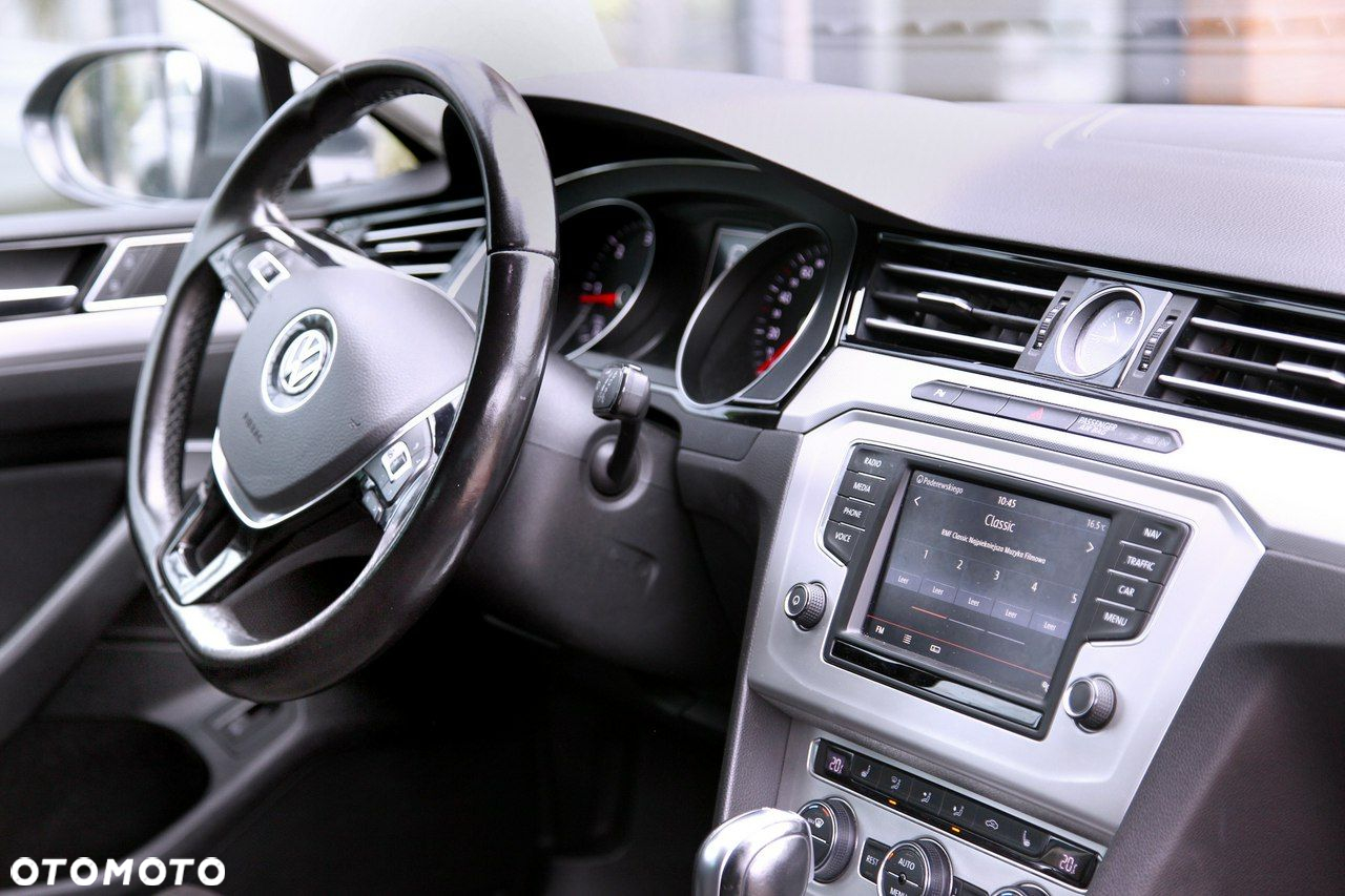 Volkswagen Passat - 10