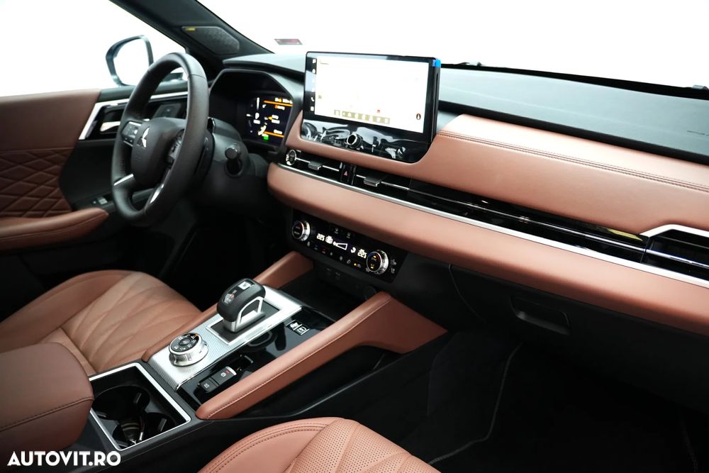 Mitsubishi Outlander - 10