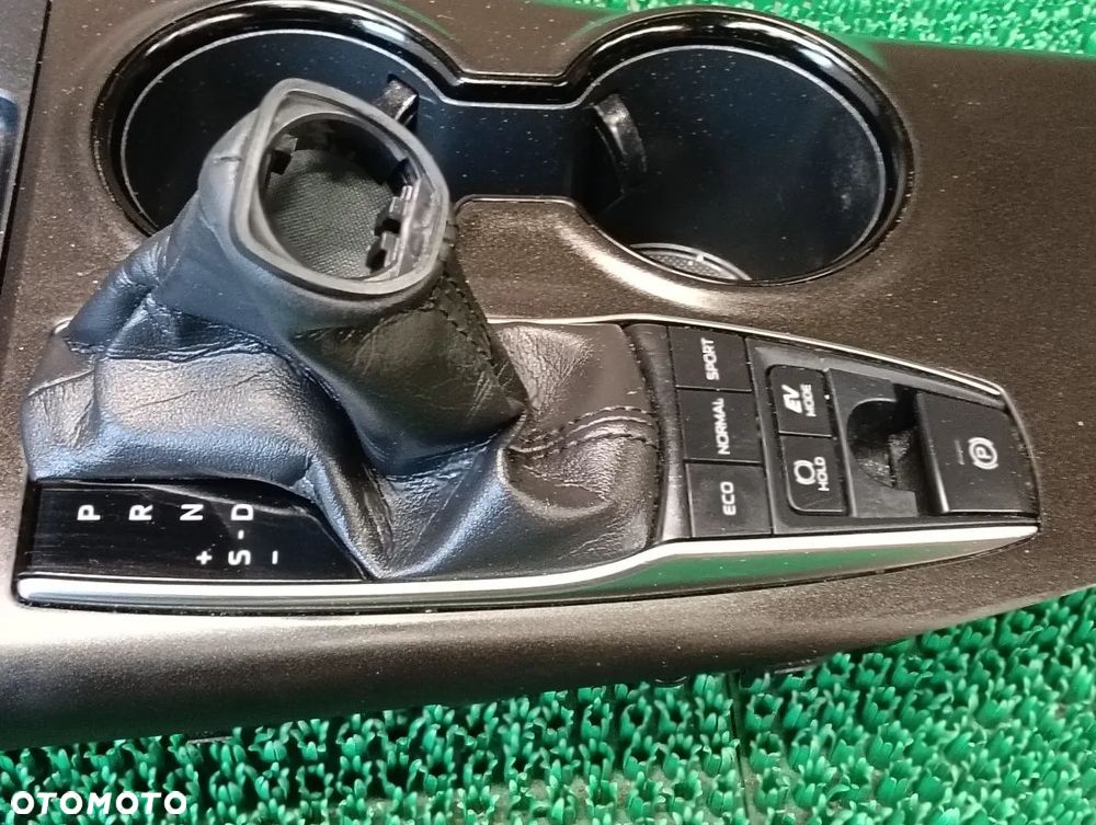 TOYOTA CAMRY 19-24r Ładowarka Indukcyjna Panel Tunelu Środkowego RÓŻNE KOLORY - 16