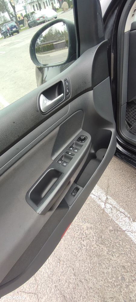 Volkswagen Golf - 11