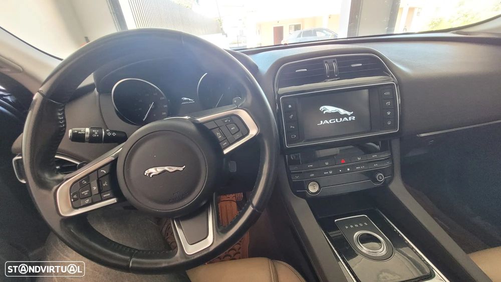 Jaguar F-Pace - 7