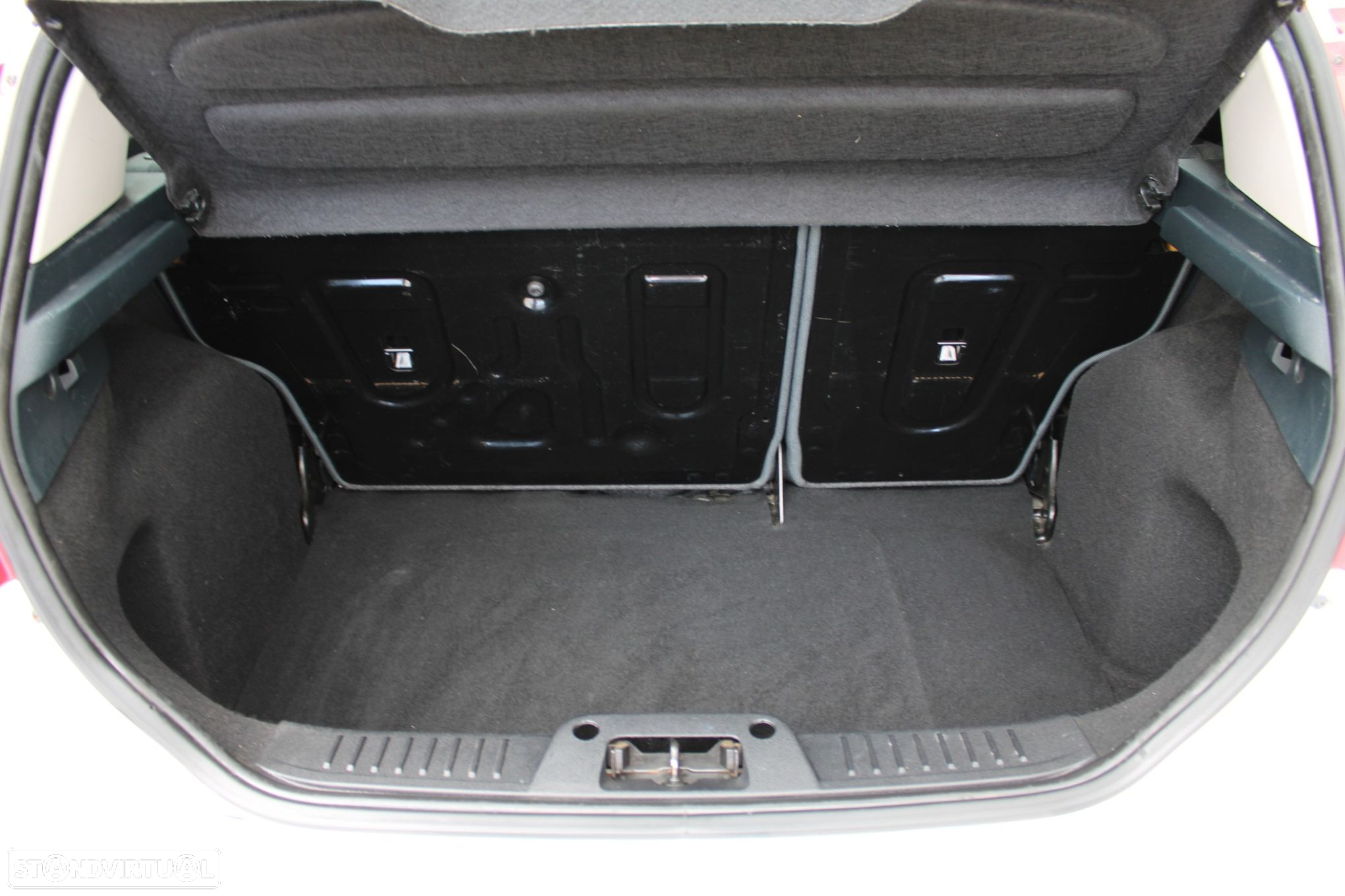 Ford Fiesta - 13