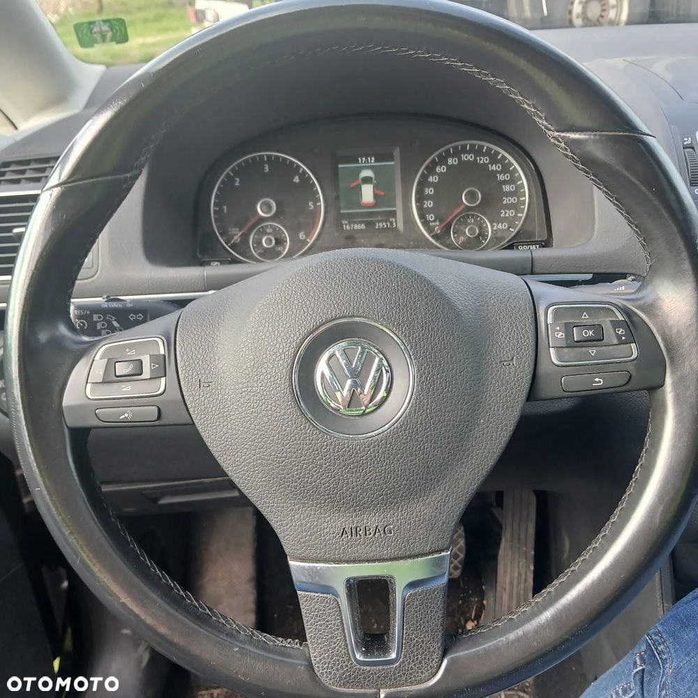 Volkswagen Touran 1.6 TDI DPF BlueMotion Technology DSG Comfortline - 6