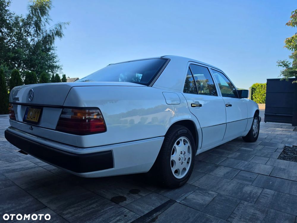 Mercedes-Benz W124 (1984-1993) - 16