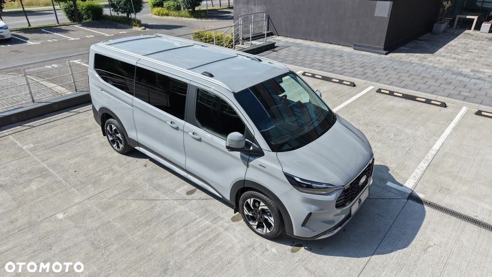 Ford Tourneo Custom - 1