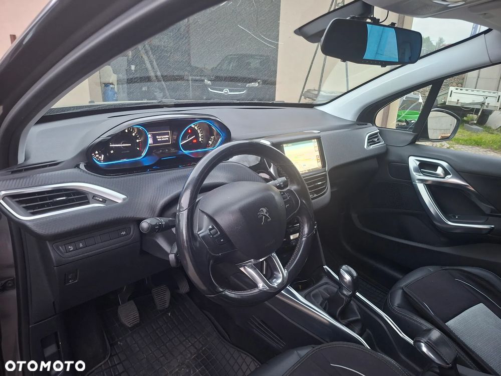 Peugeot 2008 - 8