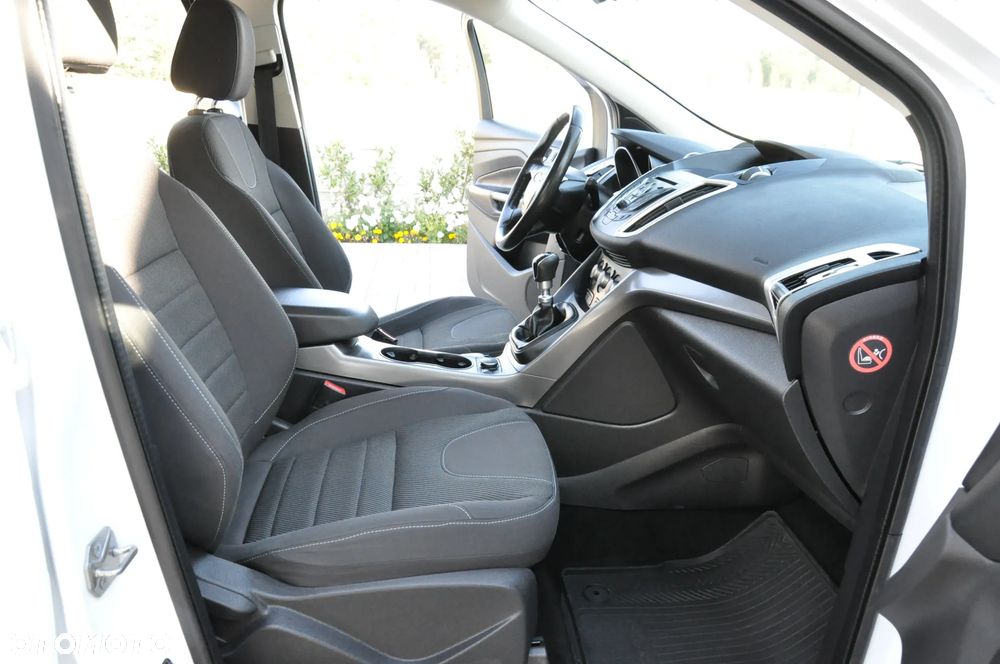 Ford Kuga - 31